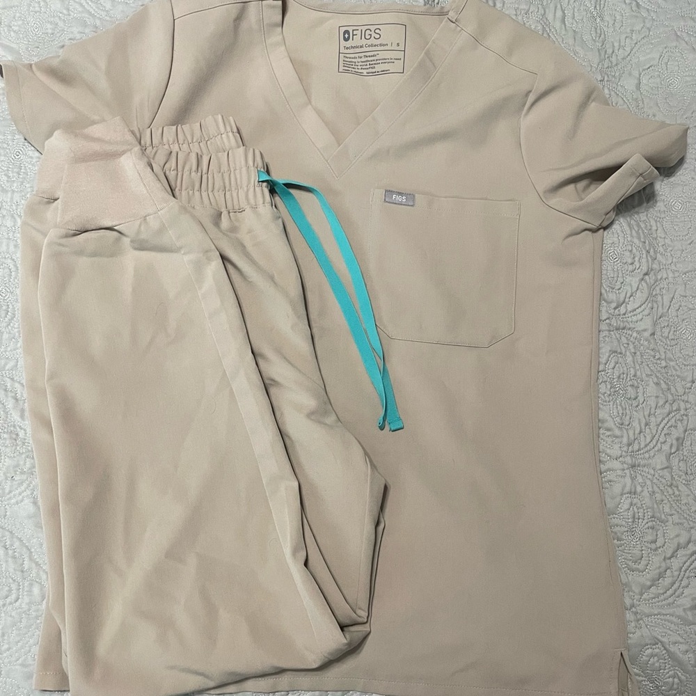 Figs boulder color scrub set size small